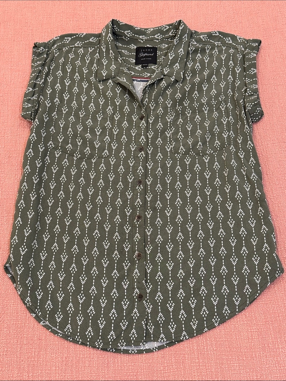 JACHS Girlfriend Olive Green Short-Sleeve Button-Down with White Geometric Print